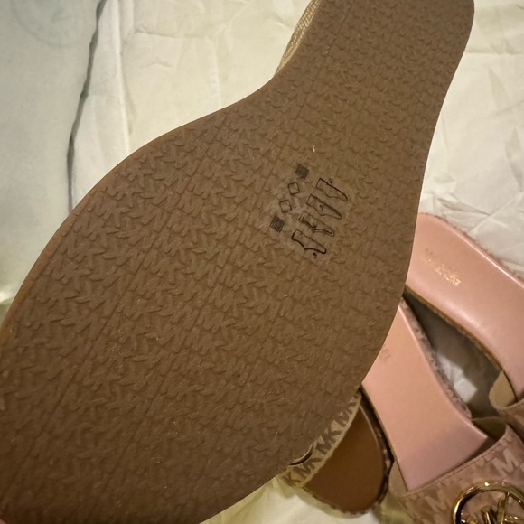 NEW. NEW NEW.  Size. 8 - 1/2  2  two pairs - Picture 4 of 6